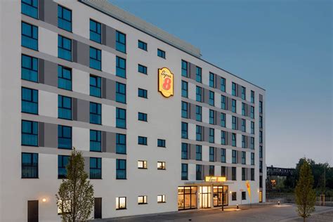super 8 wyndham oberhausen.